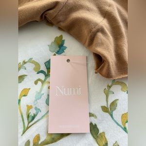 NUMI The Signature Undershirt in colour: CARAMEL, Size: MED * NWT! NEVER WORN! *